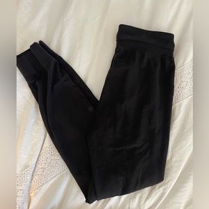 Black Lulu lemon joggers